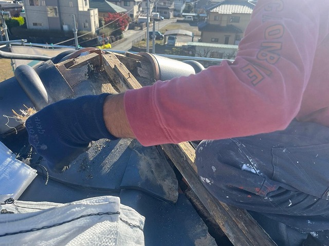 市川三郷町　棟瓦積み直し